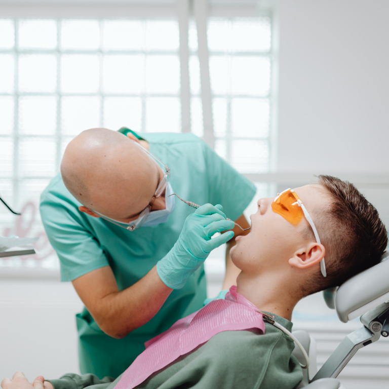 Diş Çürüğü Nedenleri, Belirtileri ve Tedavi Yöntemleri